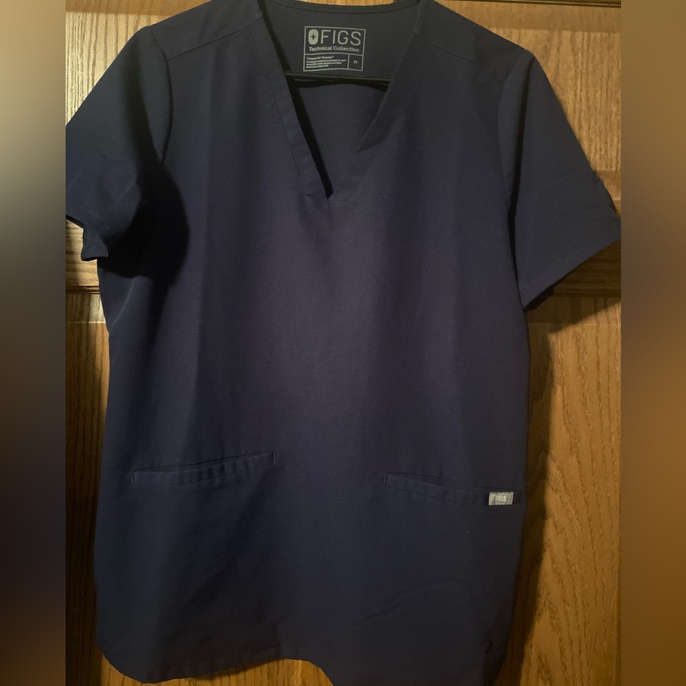 Women’s Figs Scrub Top